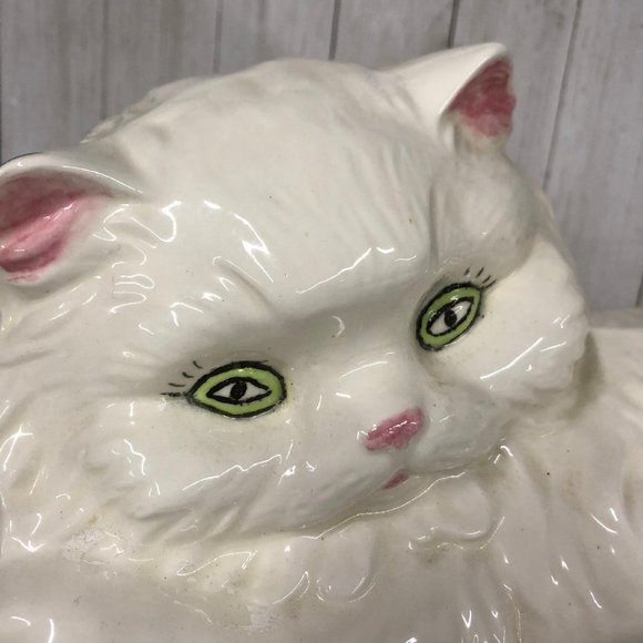 Big White Persian Kitty Cat Playing w/ Blue Yarn - Picture 4 of 11